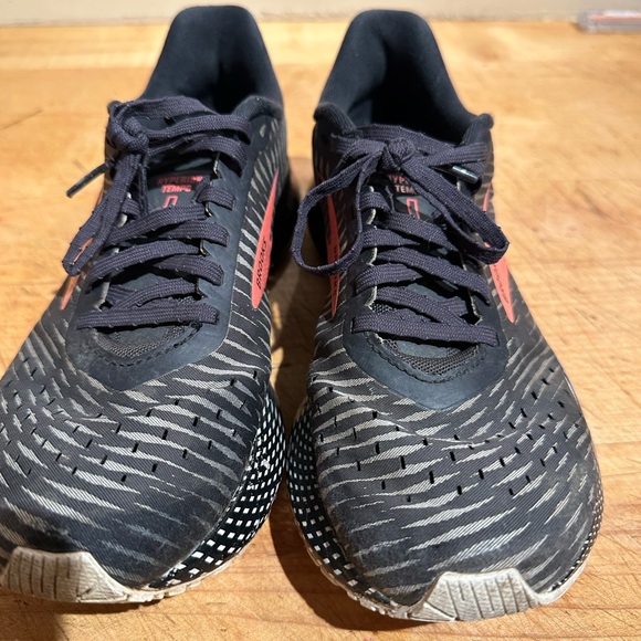 Brooks running shoes - Picture 3 of 5